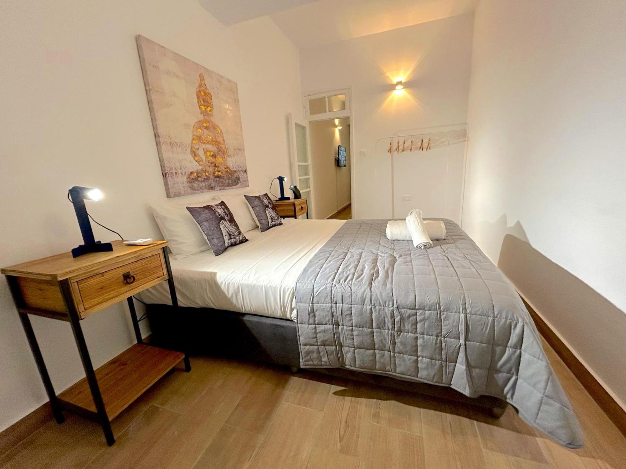 Queen Regina Suites By Platform 357 Nikosia Exterior foto