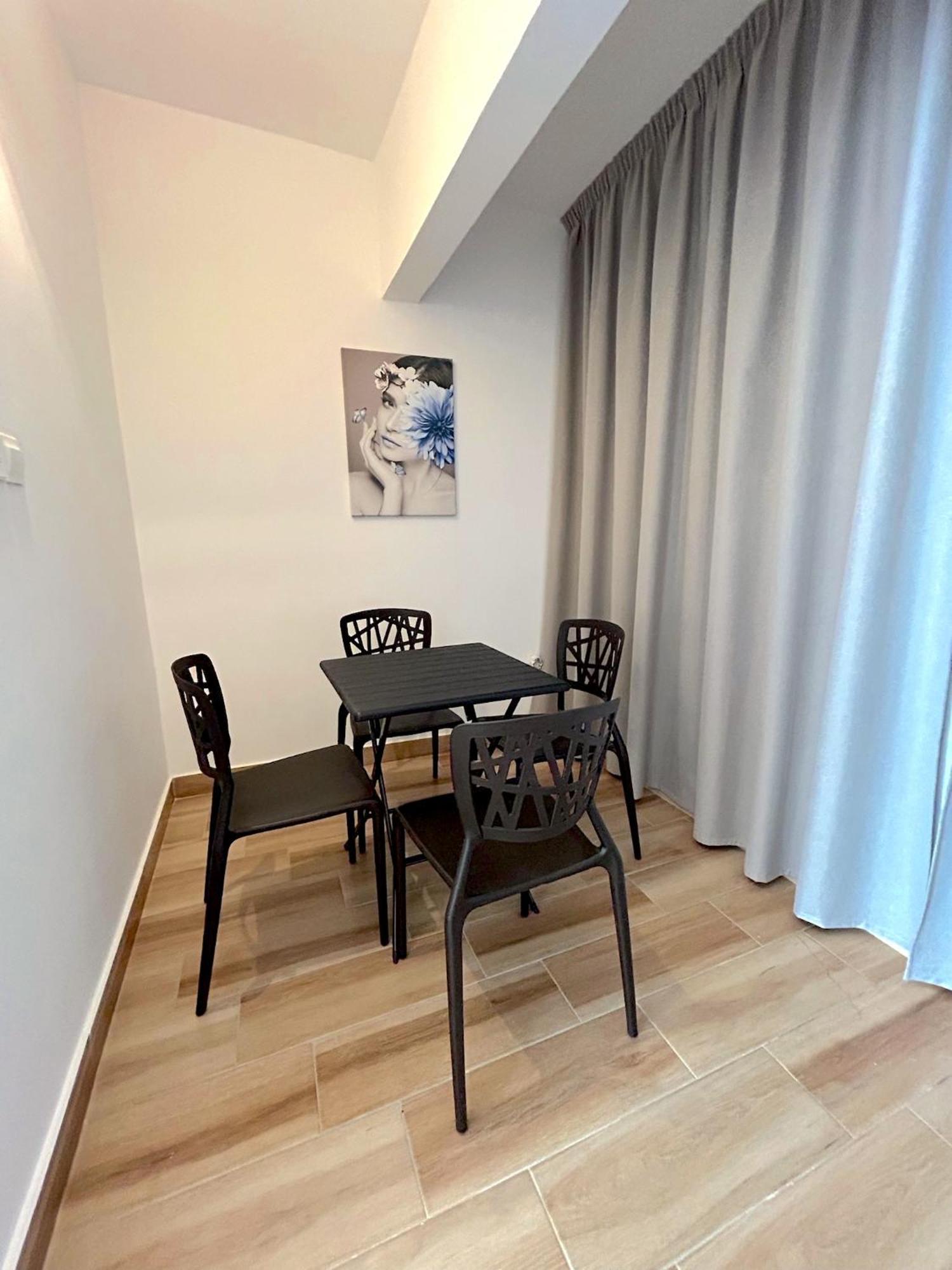 Queen Regina Suites By Platform 357 Nikosia Exterior foto