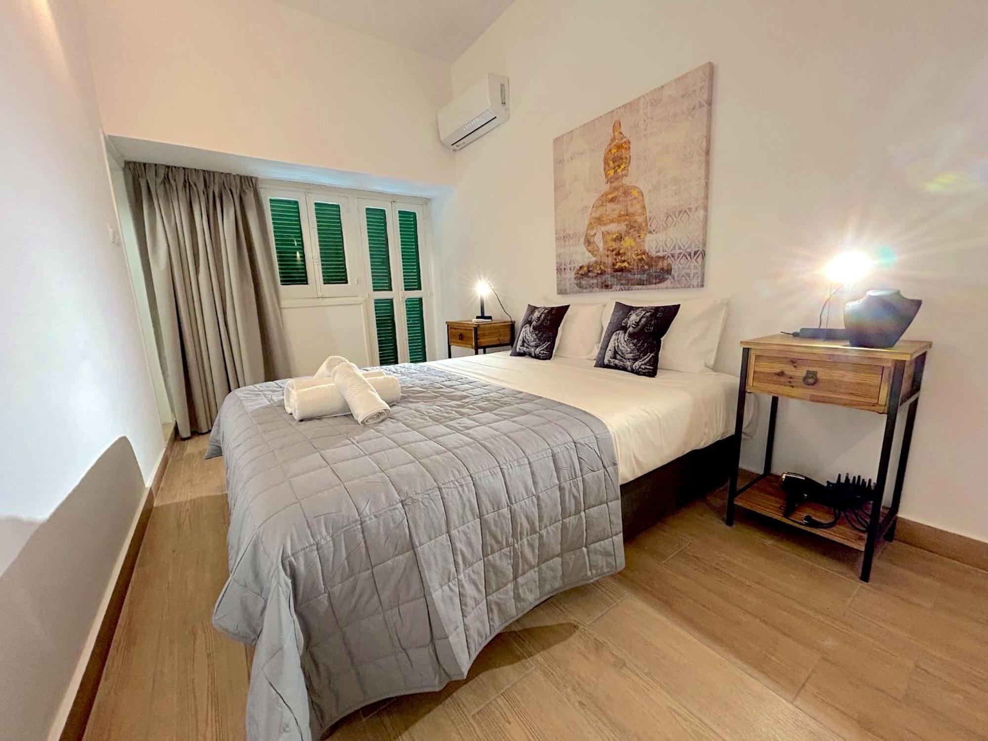 Queen Regina Suites By Platform 357 Nikosia Exterior foto