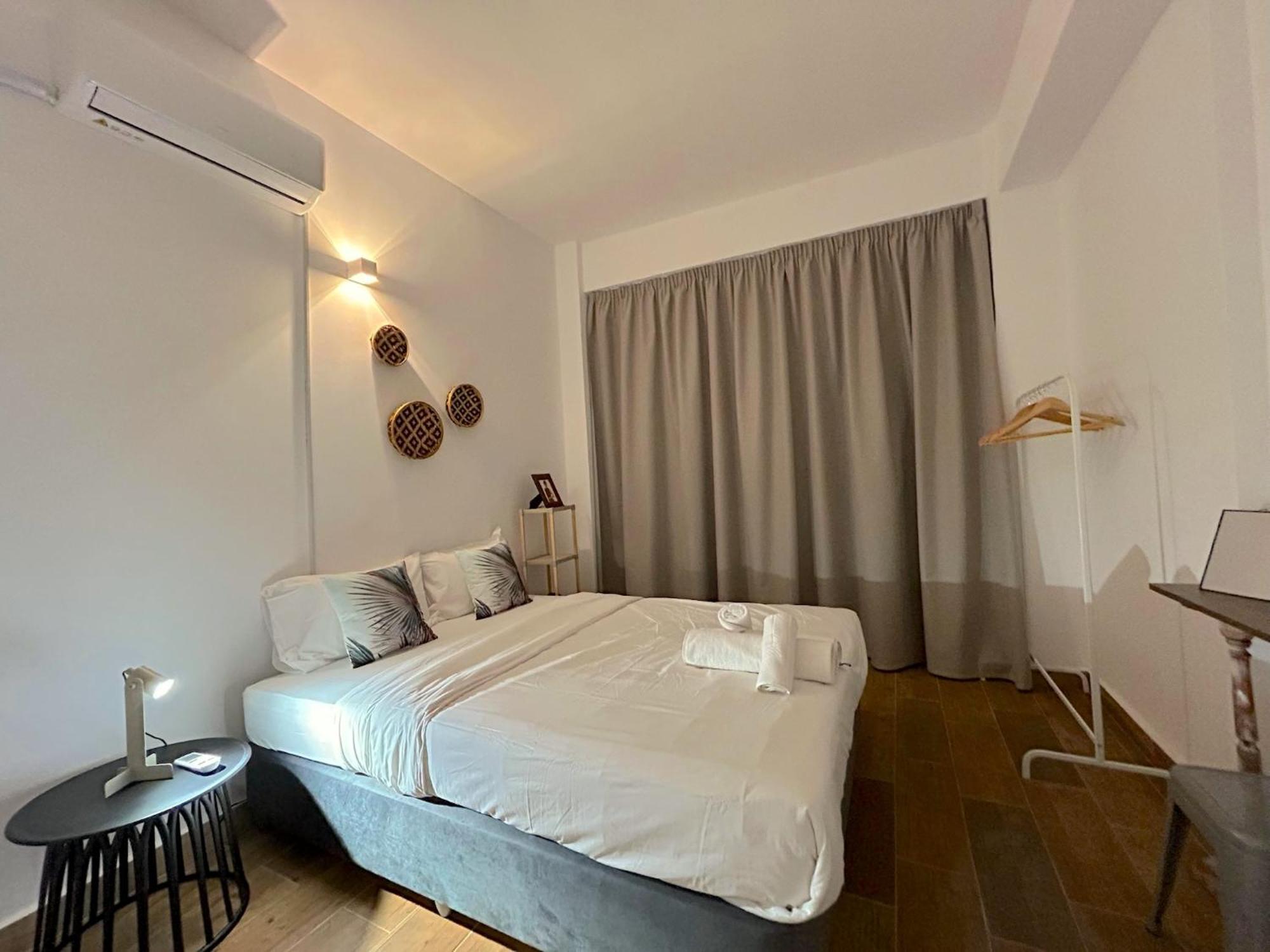 Queen Regina Suites By Platform 357 Nikosia Exterior foto