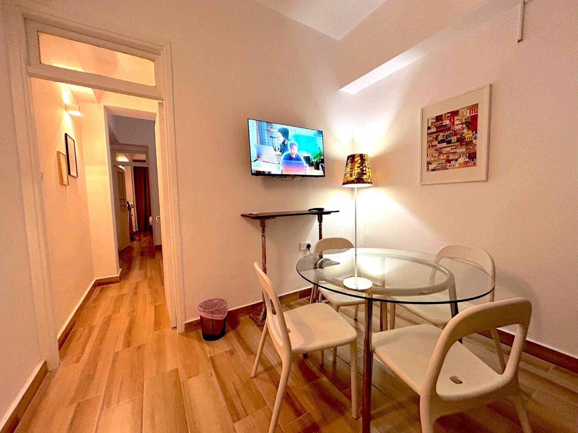 Queen Regina Suites By Platform 357 Nikosia Exterior foto