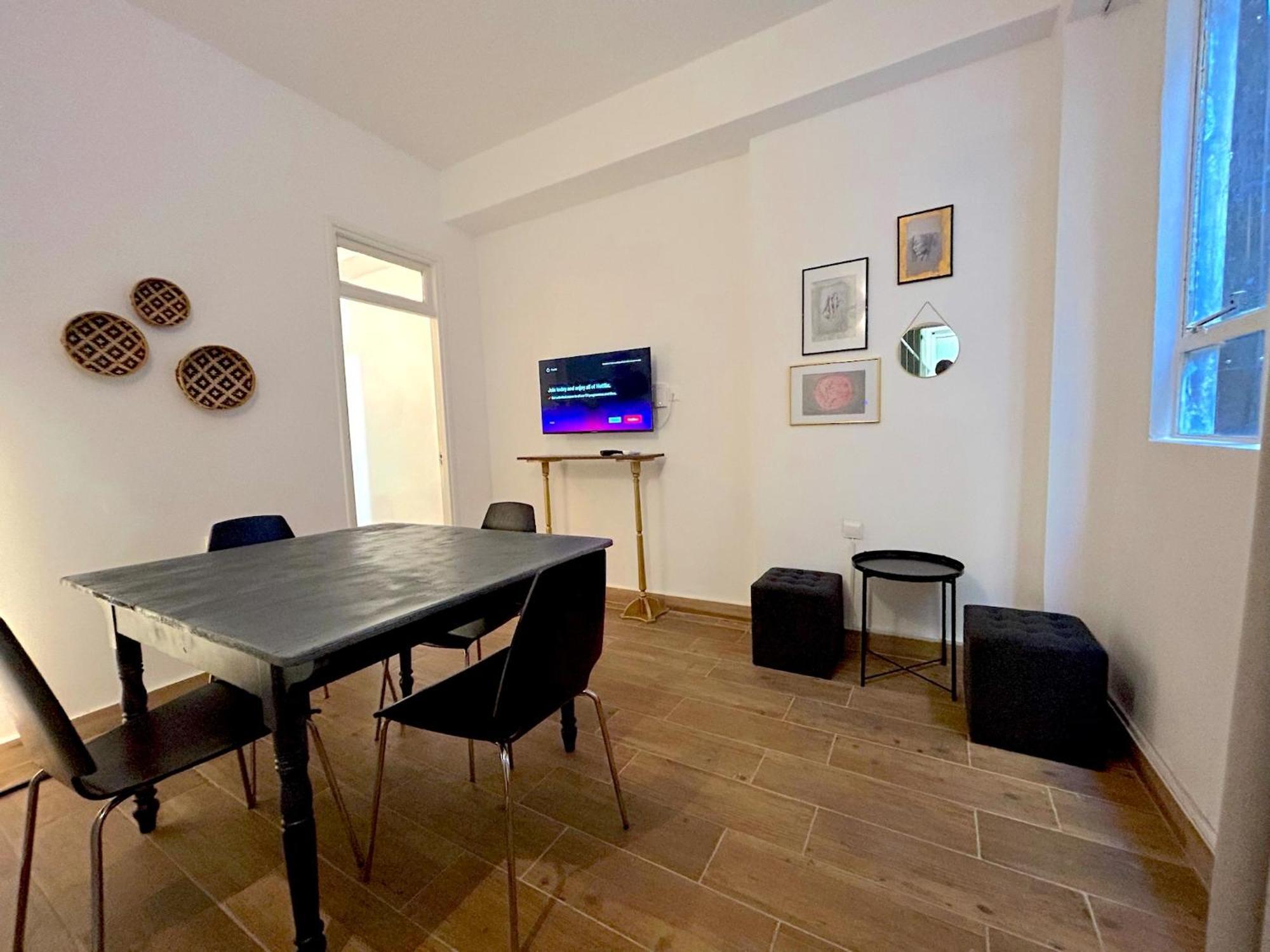 Queen Regina Suites By Platform 357 Nikosia Exterior foto