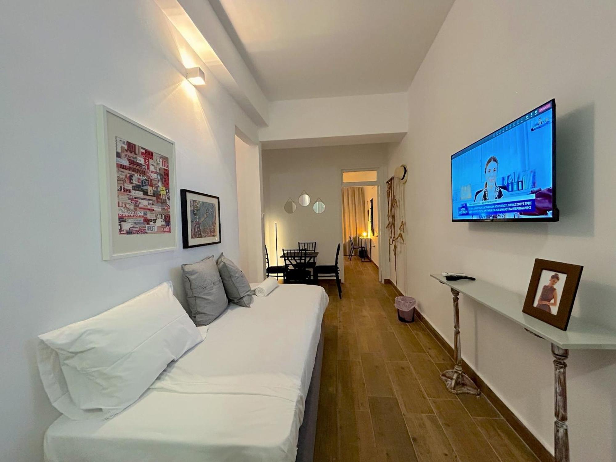 Queen Regina Suites By Platform 357 Nikosia Exterior foto