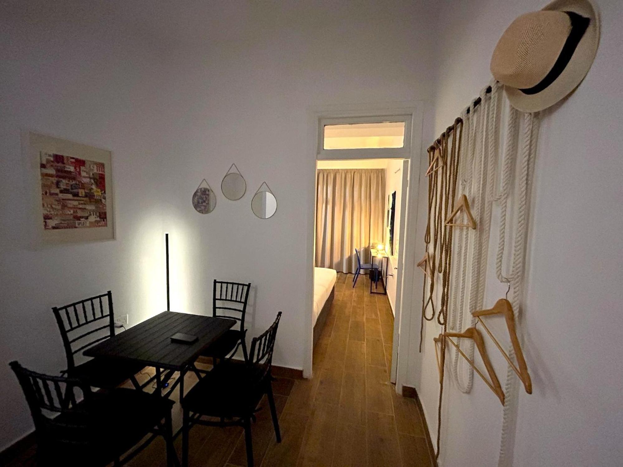 Queen Regina Suites By Platform 357 Nikosia Exterior foto