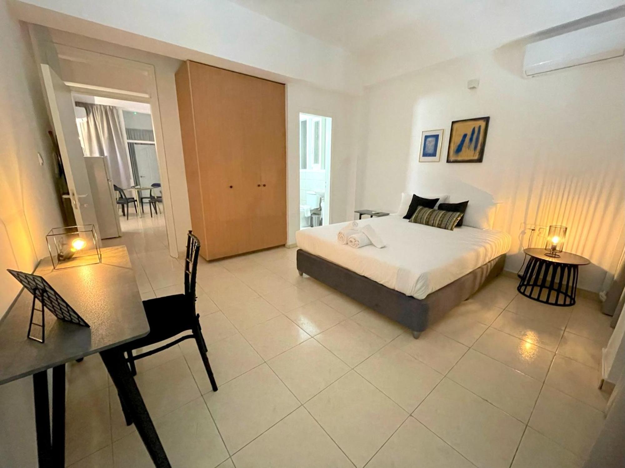 Queen Regina Suites By Platform 357 Nikosia Exterior foto