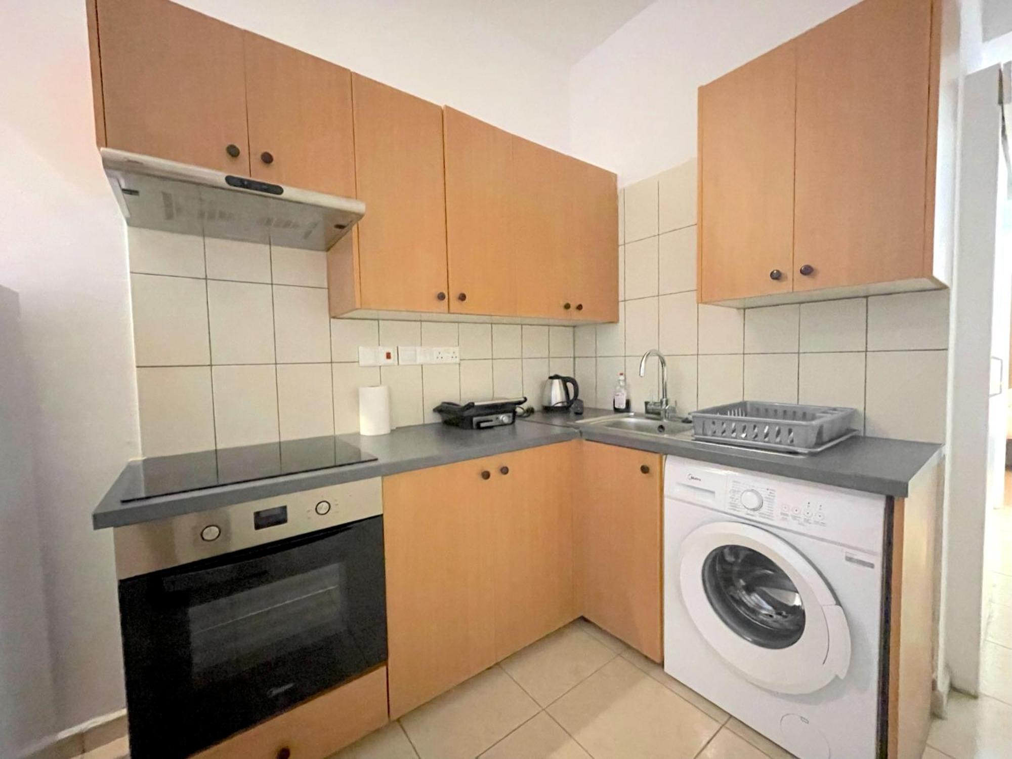 Queen Regina Suites By Platform 357 Nikosia Exterior foto