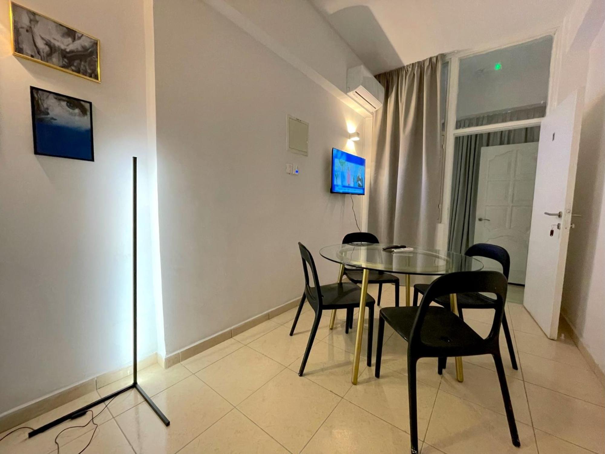 Queen Regina Suites By Platform 357 Nikosia Exterior foto
