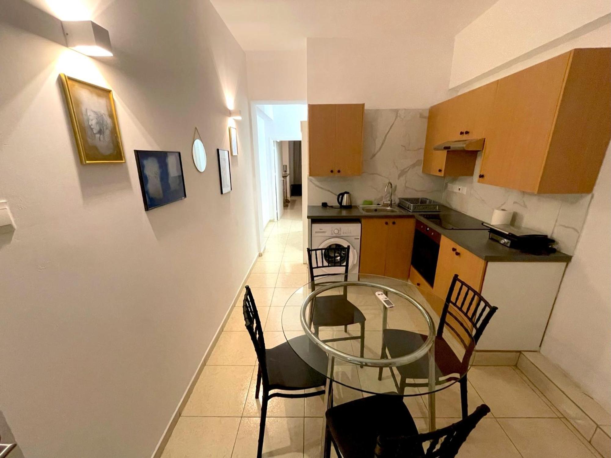 Queen Regina Suites By Platform 357 Nikosia Exterior foto