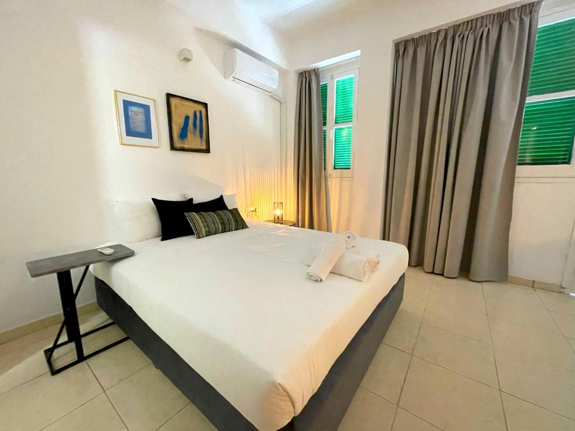 Queen Regina Suites By Platform 357 Nikosia Exterior foto